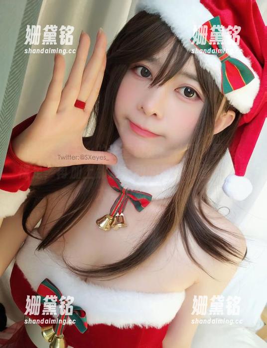 眼酱大魔王w 眼酱大魔王w的全套设定:补丁、黑丝、裸足,再加上那双灵动的兽耳,图片真是太有意思了!