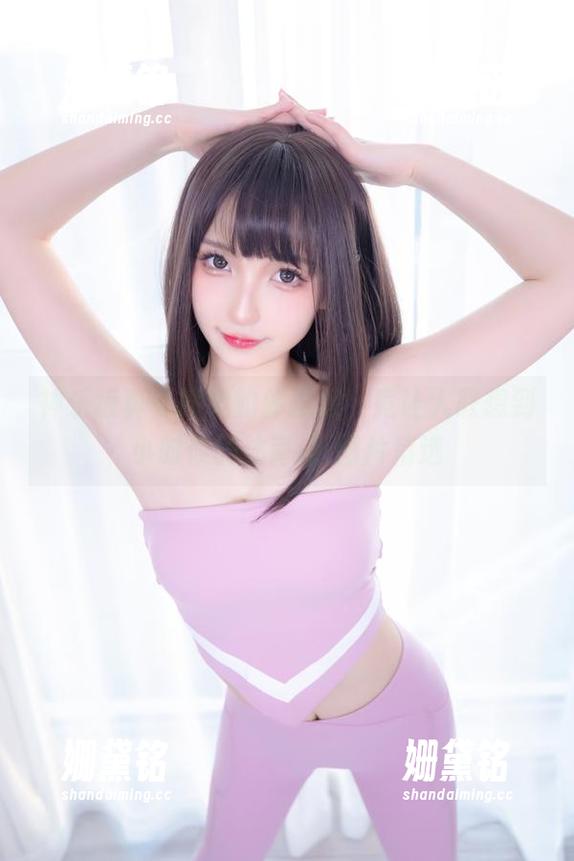神乐坂真冬 神乐坂真冬同学的体操服,竟让人联想到小时候的体育课-图片精选