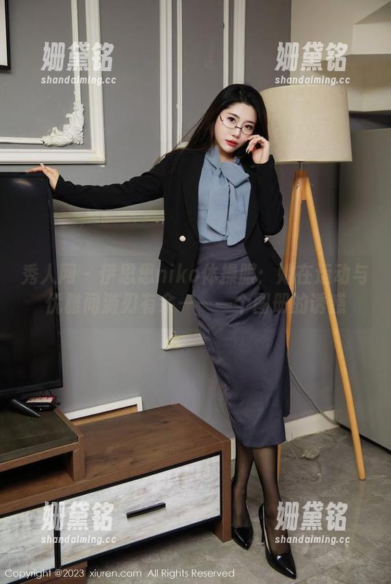 秀人网 - 伊思思niko体操服：她在运动与优雅间游刃有余——一个图册的诱惑