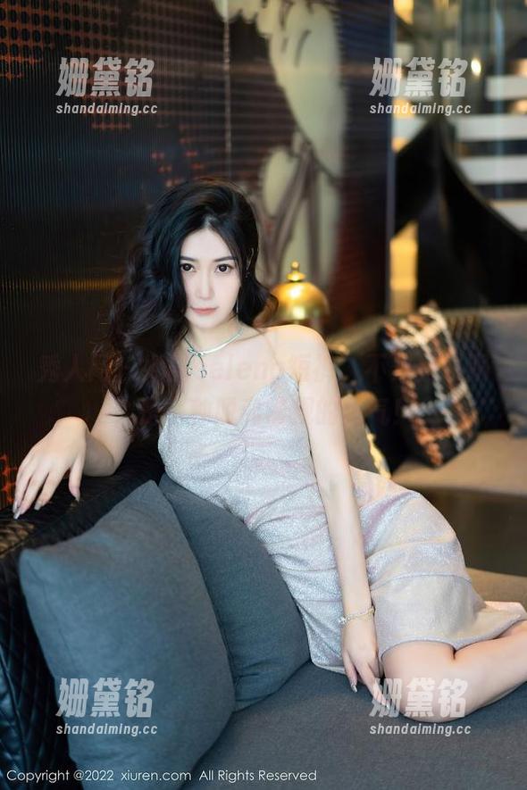 秀人网 - 娜露selena短裤，不只是衣服，是一种脱离常规的勇气！