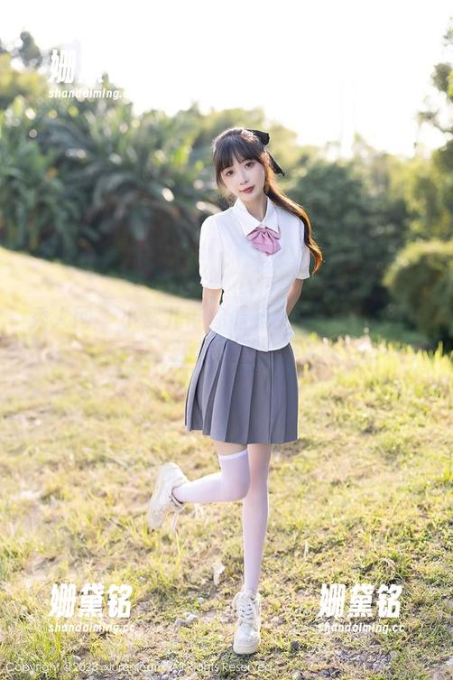 秀人网-小紫儿 秀人网 - 小紫儿带你看兔女郎:是想当萌宠,还是要撩一撩?