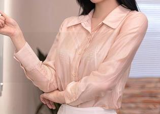 秀人网 - 糯美子nini的校服合集，感觉像是回到青春的沙滩上，但沙子在哪呢？