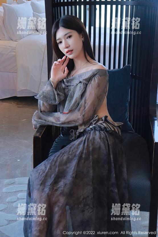 秀人网 - 嗨！最新虞姬儿图册，裤里丝也有自己的哲学