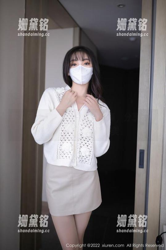 秀人网 - 西希白兔的白裙写真，分享一个需要细看才能懂的美
