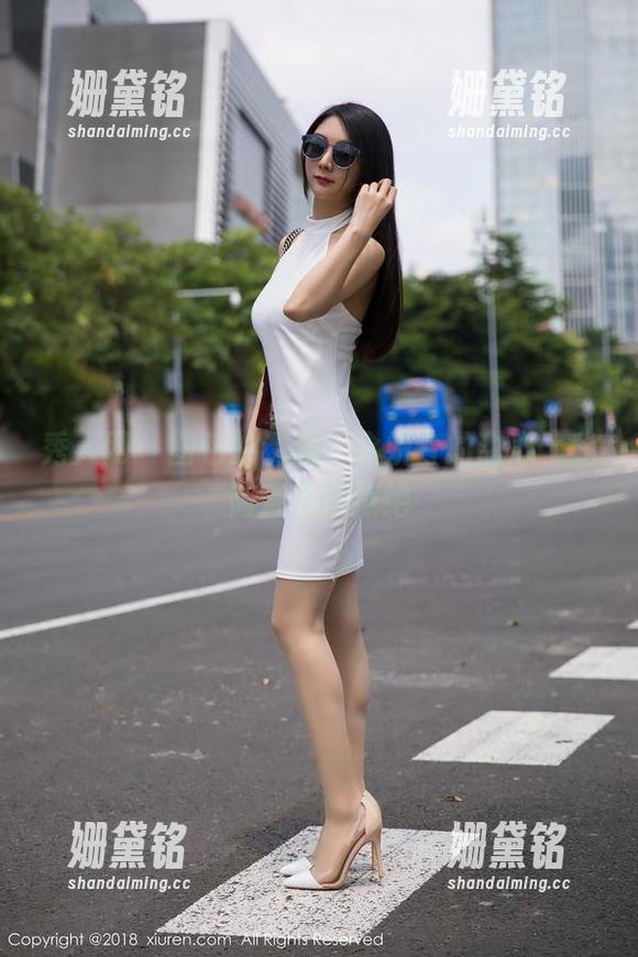 秀人网 - 图包的诱惑：金妍兮的甜心，我简直无法拒绝