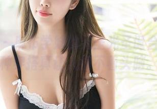 秀人网 - 麻布学妹的无圣光圣诞合集:这种穿搭真让人摸不着头脑。