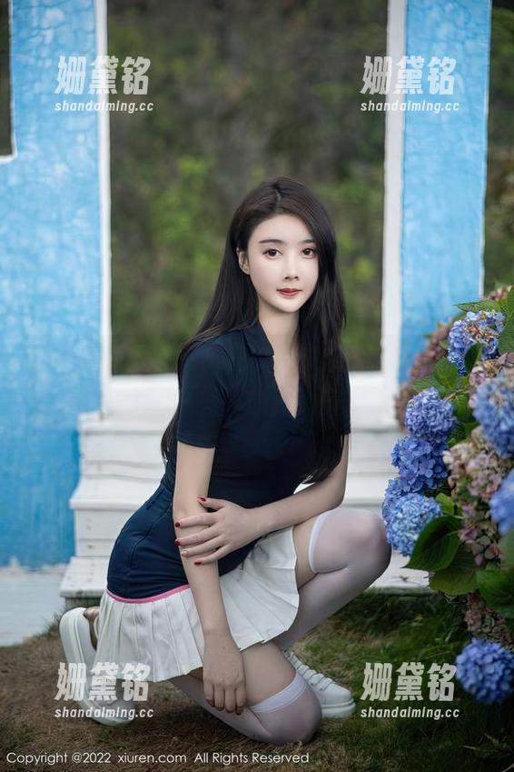 秀人网 - 黄婧GIGI的新作，那条白裙子真让人眼前一亮，最新！美图超赞！