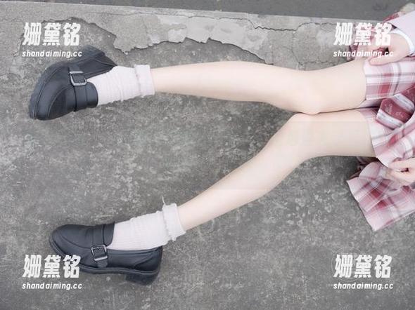 紧急企划 - 一只喵喵梓的私拍腻腻，图包里夹带着浓浓的腿味，呵呵