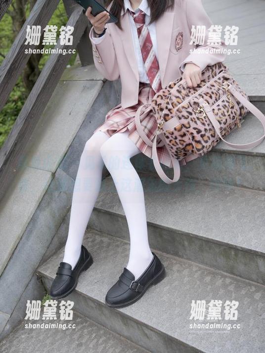 紧急企划 - 见希的连体衣图集，更新得飞快，让我想要追上这潮流的步伐，啧啧！