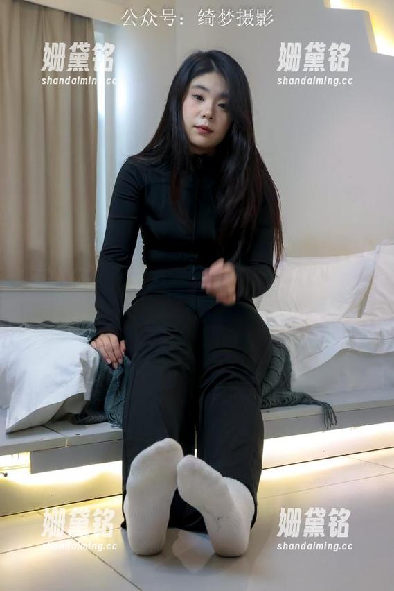 绮梦摄影 - 安吉拉的作品：免费送你无修无水印，重口味没毛病。