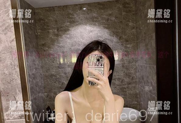 脸红Dearie 微密圈 - Bullseye!脸红Dearie的牛仔裤+免费写真,这个搭配很强啊!
