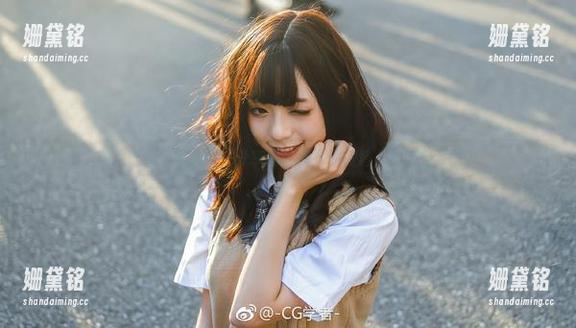 舞小喵黑丝作品集，分享她的优雅和微俏，态度尚可耶。