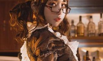 芊川一笑MNK在“黑色”中的身姿，原图激起的联想，有种捉摸不透的微妙之感。