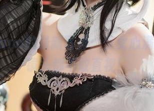 花铃Hana的最新写真:少女心满满,连镜头都不敢直视!