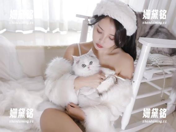 苏嫣嫣阿姨 翻开苏嫣嫣阿姨的免费图册,黑丝旗袍的每个细节都在诱惑我。