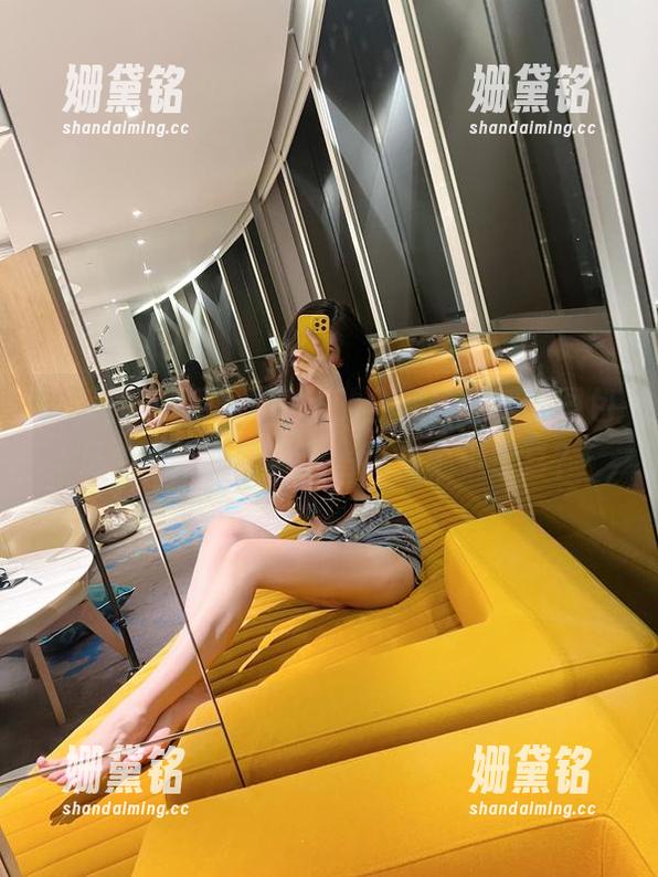 葛征 微密圈 - 所以,葛征的全套丝袜制服图包是个意外收获,或者说是个小惊喜?