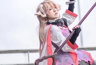 伽摩作品合集:蓝小沂KiKi,让人目光难以游离的博主