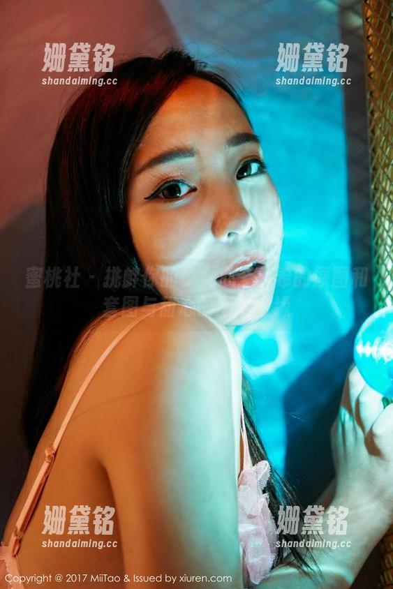 蜜桃社-真希 蜜桃社 - 挑衅你的少女心:真希的原图和套图与甜心的不解之缘