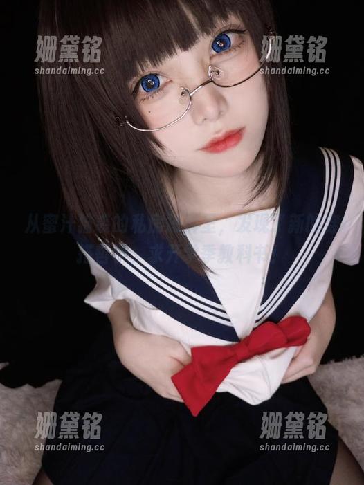 蜜汁猫裘 从蜜汁猫裘的私房短裤里,发现了新的穿搭哲学,求开学季教科书!