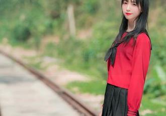 不得不说，西呱呀呀呀的礼服美图有种特别魔力，让人无法抗拒。