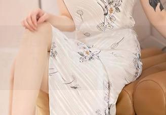 语画界 - 美图预警！潘朵拉Laa穿上水手服的样子，下载了也许你会想去海边溜达。