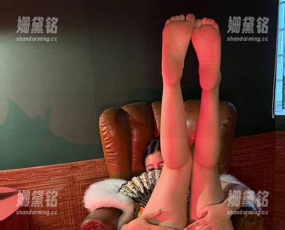 迷人的五姨太 微密圈 - 听说迷人的五姨太和双马尾是绝配?原图合集就来一发!