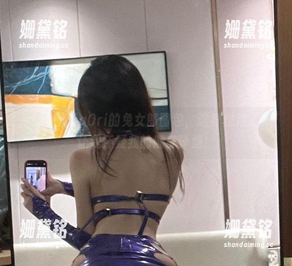 看！阿薰kaOri的兔女郎图包，这身材绝了，让我怀疑我的健身计划！