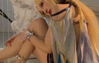 一波阿薰kaOri的黑白图集,细细品味,总觉得其中藏着一些我毫无头绪的东西。