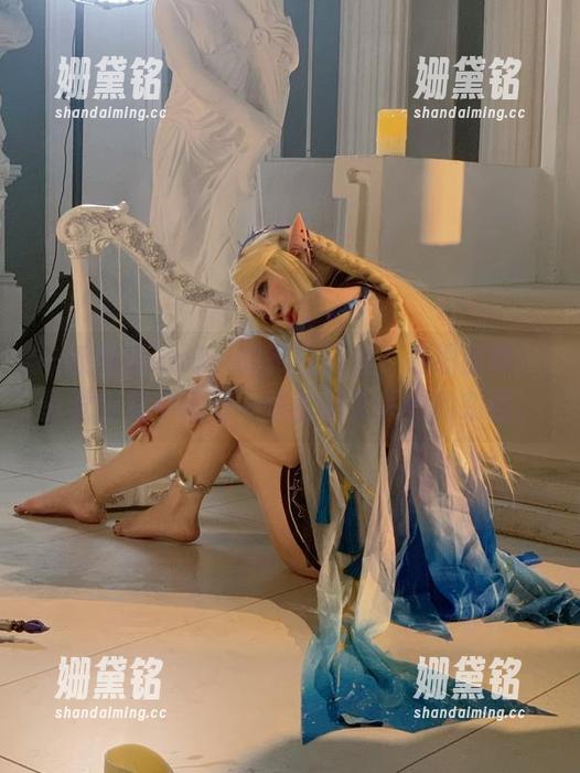 阿薰kaOri 一波阿薰kaOri的黑白图集,细细品味,总觉得其中藏着一些我毫无头绪的东西。
