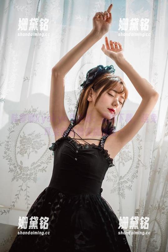陆卿卿kyokyo 陆卿卿kyokyo兔女郎:原图下载,连兔耳朵都好像在挑逗我…