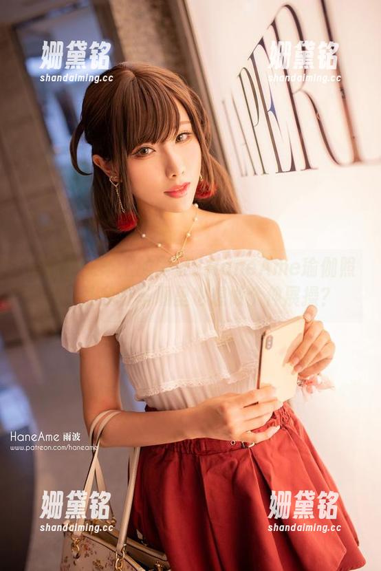最新公交车上的雨波_HaneAme瑜伽照片，让我在车厢里也想做个伸展操？