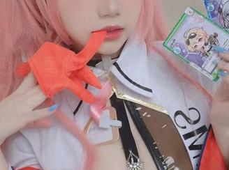 摆脱束缚？雪晴嘟嘟的恶魔拘束睡衣美图更新，怪不得有人叫这个“束缚”！
