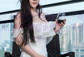青豆客 - AZHUA天使合集——每个作品都像是天上掉下来的小仙女，呜呜，真可爱！