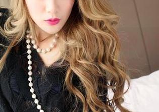 青豆客 – 全套写真：看着婕西儿的美足，只想悄悄收藏一下。