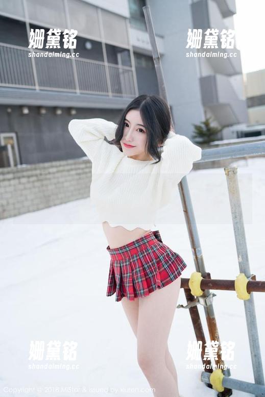 魅妍社-陈雅漫VICKY 魅妍社 - 不同寻常的美,陈雅漫VICKY的网袜分享让你嗅到一点微妙的气息。