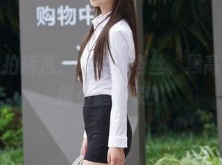 魔镜街拍精选：短裙配肉丝，黑高跟鞋难掩小腿虚荣！