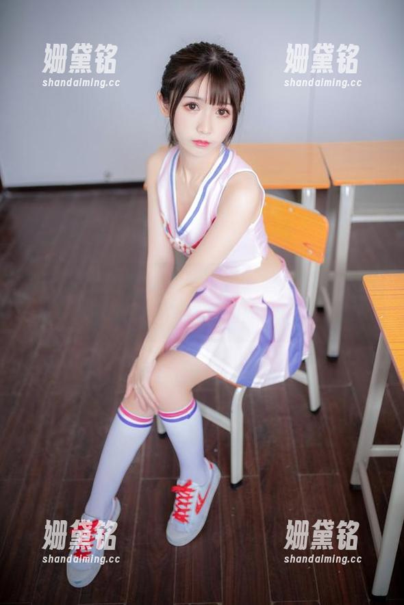 鳗鱼霏儿 鳗鱼霏儿的蕾丝女仆写真,兽耳的魅惑真让人惊艳,分享我的眼见之感。