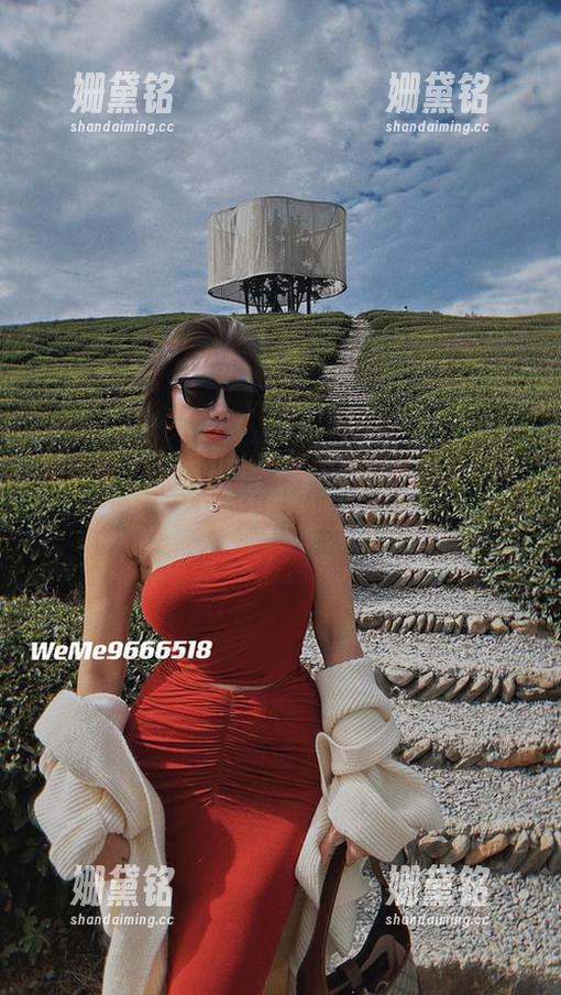 微密圈 - 有点儿小心机的鹿瑶最新女仆，瞧，那原图透出叛逆气息。