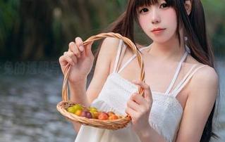 黏黏团子兔的透明写真cos,真是让我有种hin想搭讪的冲动
